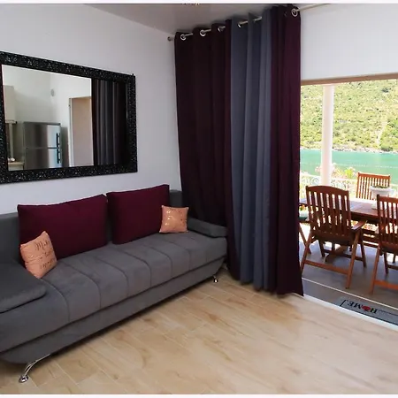Beach House Diam
